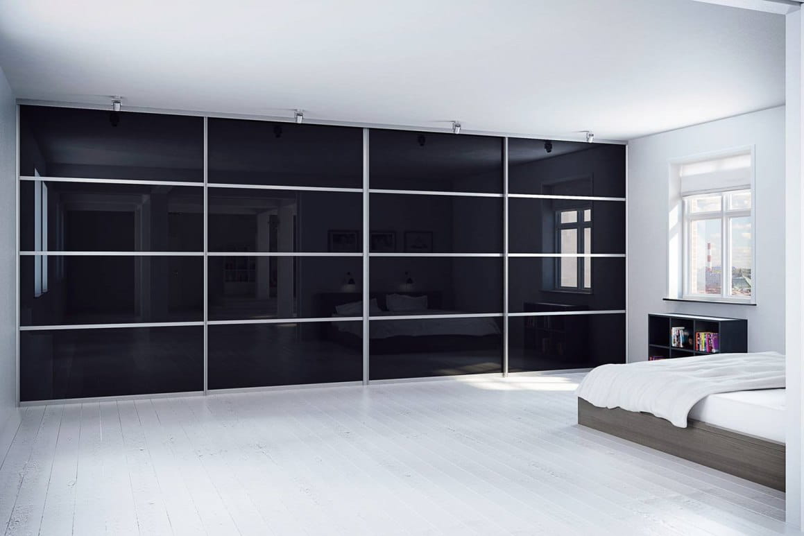 Шкаф-купе во всю стену: 9 привлекательных особенностей мебели